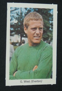 1970 FOOTBALL IPC MAGAZINE SMASH CARD #8 GORDON WEST EVERTON BLUES TOFFEES