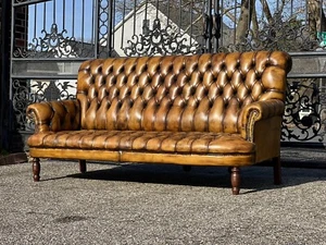 English High Back Tufted Leather Chesterfield Sofa By FLEMING & HOWLAND - Picture 1 of 16