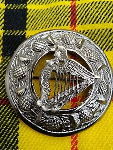 Irish Harp Badge Fly Plaid Kilt Brosche in Silber Antik Finish Größe 3" Zoll - Bild 1 von 3