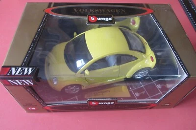 Volkswagen VW New Beetle Burago 1/18 - Immagine 1 di 4