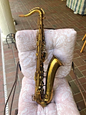 Saxofón Tenor Buescher Aristocrat Serie I Art Deco Hecho en EE. UU. 1938 Foto 1 de 4