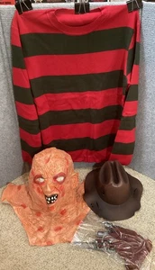 Set costume adulto Nightmare on Elm Street Freddy Krueger cappello artiglio maschera e maglione - Foto 1 di 16