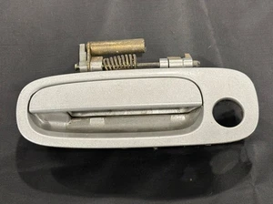 SILVER 01-05 TOYOTA CELICA LEFT DRIVER SIDE EXTERIOR DOOR HANDLE OEM - Picture 1 of 5