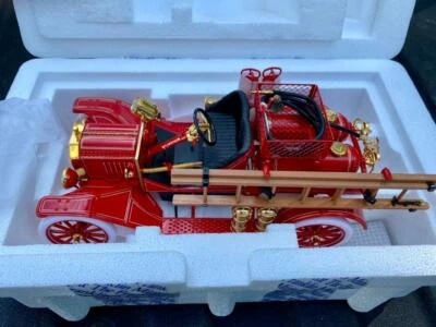Franklin Mint 1916 Ford Model T Fire Engine 1995 - Image 1 of 4