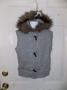 Mudd Gray Vest Hoodie Sweat Jacket Fur lined Hood Size M (10/12) Girl's EUC - Picture 1 of 4