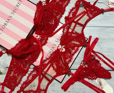 Conjunto de tanga liga sujetador con aros corazón encaje rosa VS by FOR LOVE & LEMONS Foto 1 de 4