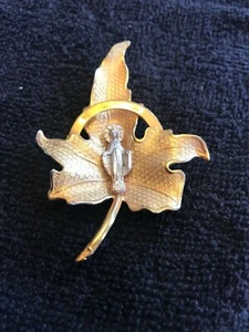 Vintage Religious Christian Religious Gold Leaf Lapel Pin Brooch 2.5 inches - Picture 1 of 8