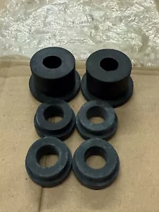 CLASSIC MINI STANDARD NEW REAR SUBFRAME BUSHES-TRUNNIONS-ROVER-COOPER-998-1275 - Picture 1 of 4