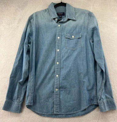 Camisa de mezclilla para hombre American Eagle mediana con botones calce atlético Foto 1 de 4