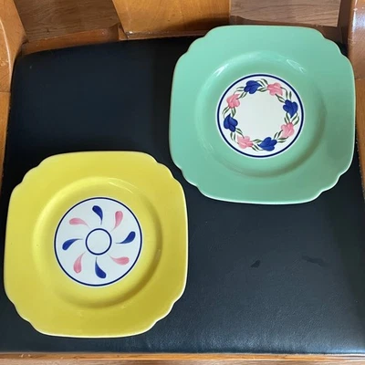 Juego de 2 platos de almuerzo cuadrados Mid Century Syracuse de 8" verde amarillo con rueda de pasador Foto 1 de 4