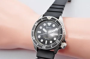 SEIKO Diver Professional Watch 200m 7C43-6010 Quartz Black Day Date Used - Picture 1 of 12