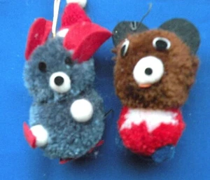 2 Stk. Vintage Plüsch Weihnachtsschmuck Bär & Hase ?? 3 1/2" - Bild 1 von 2