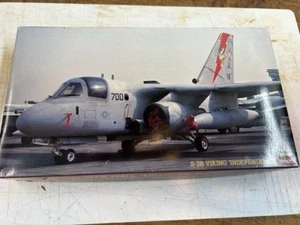 Hasegawa S-3A/B Viking...MINT...1/72...Kit 4067 - Picture 1 of 3