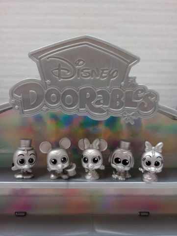 Disney Doorables Platinum Exclusive Mystery figures 100 years celebration Mickey Cover