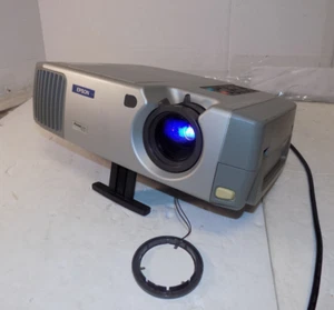 Epson PowerLite 811p (EMP-800UG) XGA 1080i 2000 ANSI Lumens LCD Projector w/Lamp - Picture 1 of 10
