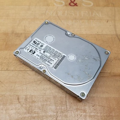 Quantum 4.3AT SE43A101 HP D2677-60105 Hard Drive, 5/12VDC 650/720mA - USED - Image 1 of 4