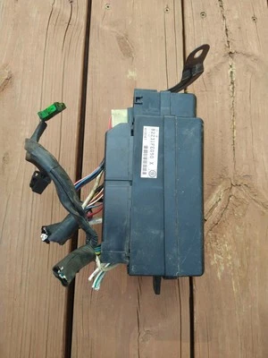2005 Subaru Impreza Engine Bay Fuse Box Assembly OEM - Изображение 1 из 4