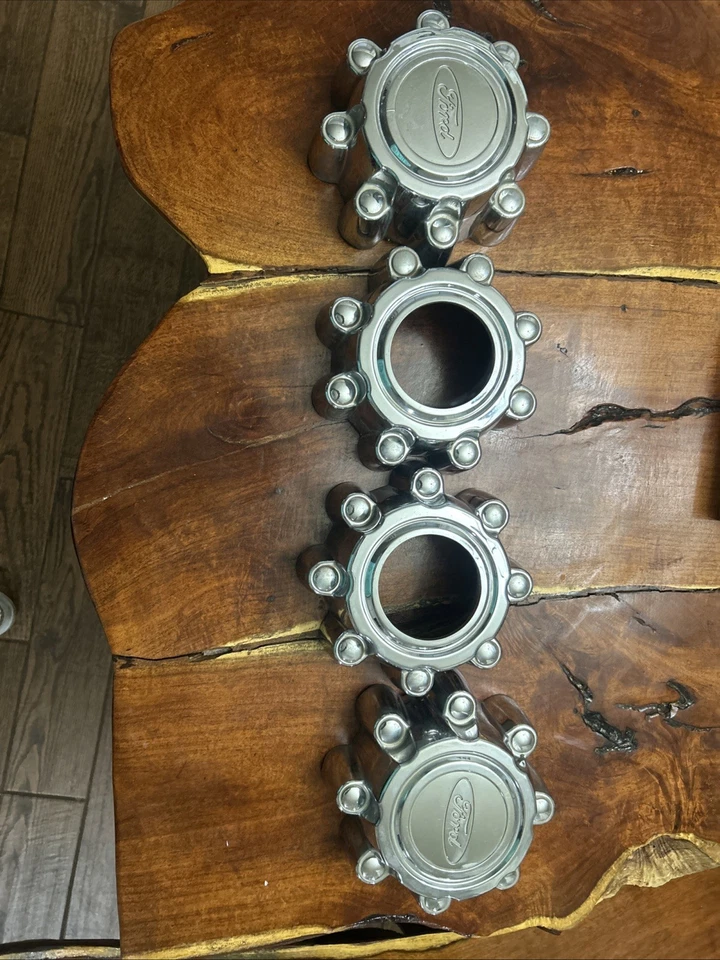 Tapas centrales Ford Super Duty OEM 1999-2005 F-250 F-350 F-450 F-550 ¡¡Excursión!!! Foto 1 de 4