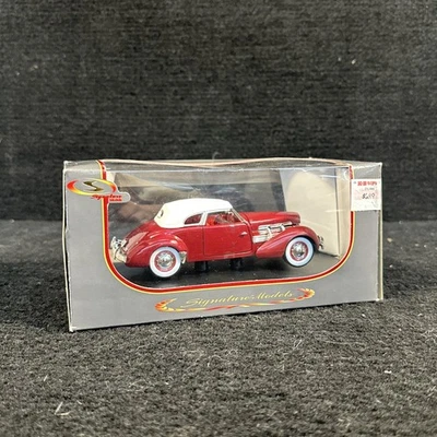 1937 Cord 812 Supercharged Diecast Car 1:32 Signature Models NIB Red/White - Image 1 of 4