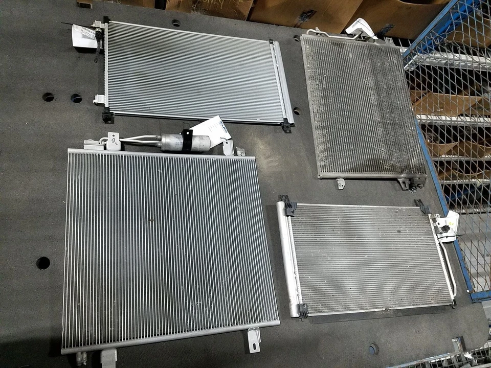 Audi A5 2013-2014 condensador de aire acondicionado 63 k millas OEM LKQ Foto 1 de 3