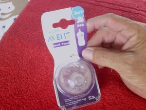 Philips AVENT Natural Bottle Nipple Medium Flow Nipple 3M+ New - Picture 1 of 3