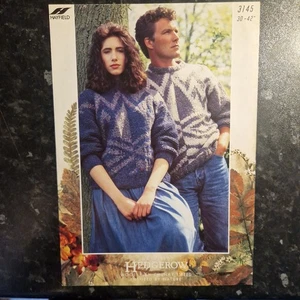 Vintage Knitting Patterns - Hayfield #3145 - His & Hers Geometric Sweaters - VGC - Picture 1 of 3