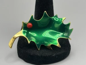 Vintage Signed Cerrito Metal Holly leaf Brooch - Picture 1 of 5