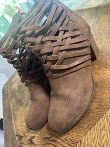 Size 11 -  Arizona Jean Co Women's Brown Zip Up Strappy Ankle Boots Booties (Z8) - Picture 1 of 6