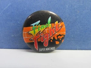 vintage SNES SUPER NINTENDO FINAL FIGHT PIN BADGE promo VIDEO GAME ORIGINAL - Picture 1 of 3