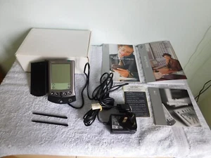 Vintage Palm Vx Ręczny PDA z rysikiem, stacją dokującą do ładowarki, etui + instrukcja - Zdjęcie 1 z 16