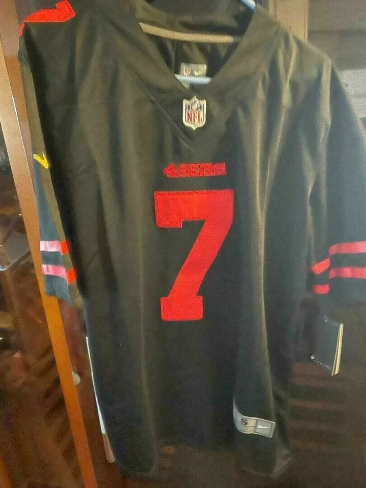 #7 Colin Kaepernick 旧金山 49 人队黑色/红色男式足球球衣 S = 真品 — 第 1/4 张图片