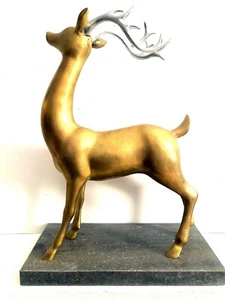 Bronzefigur signiert-Bronze Hirsch mit silberfarbenen Geweih auf Marmorsockel - Bild 1 von 6