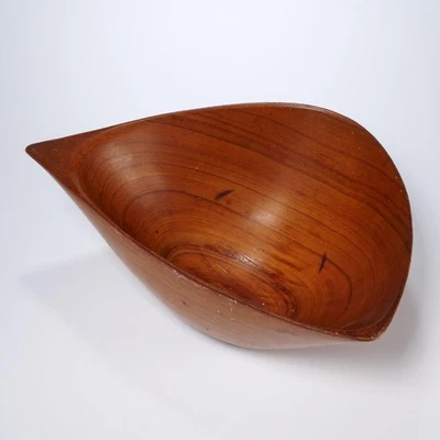 Скульптурная сервировочная чаша для салата из тикового дерева ручной работы Emil Milan 14,75 дюйма x 5,25 дюйма - Изображение 1 из 4