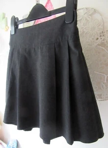 F & F Girls Grey School Skirt~Pleats~Adjustable button waist Age 7-8 yrs Uniform - Picture 1 of 6