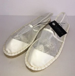 Chatties Size11 X-Large Ladies Fashionable Flats Shoes Sandals-White-SHIP N 24HR - Picture 1 of 12