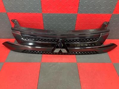 Conjunto de parrilla delantera Mitsubishi Outlander 2019-2024 súper nítido OEM 35K Foto 1 de 4