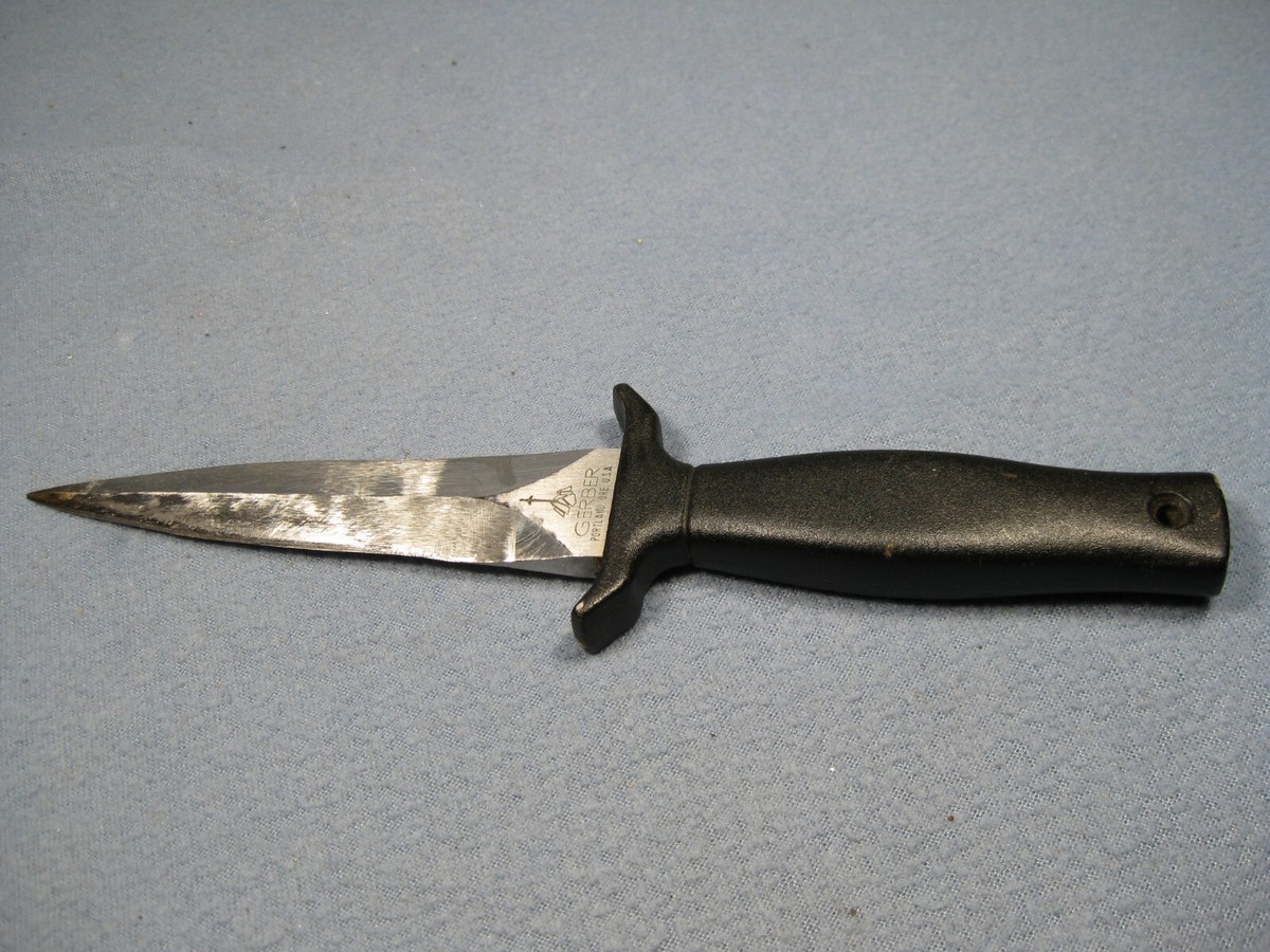 Gerber Collectible Vintage Factory Manufactured Fixed Blade Gerber Collectible Vintage Factory Manufactured Fixed Blade