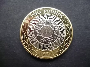 Brilliant UnCirc 1997 2£ 1ª moneda bimetálica del Reino Unido de pie sobre hombros de gigantes - Imagen 1 de 5
