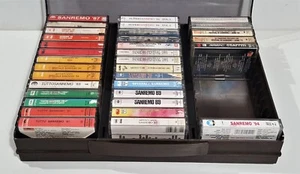 35 MUSICASSETTE FESTIVAL SANREMO 1981 / 1994 - VARIOUS ARTISTS & CARRYING CASE - Foto 1 di 16