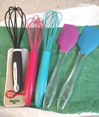 Lote De 5 Utensilios De Cocina Silicona 4 Usados 1 Nuevo B. Crocker.3 Batidores, 2 Espáculas Foto 1 de 4