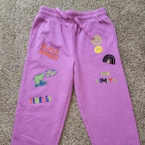Black History Month Girls 10/12 Large Purple Robin Lewallen Sweatpants  - Picture 1 of 10