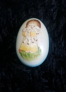 ANRI Italy Collectible Egg Sarah Kay Lambs 1978 Ferrandiz - Picture 1 of 4