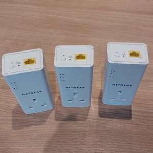 3 Netgear Powerline 1000 PLP1000 with pass though mains Plug - Photo 1/9