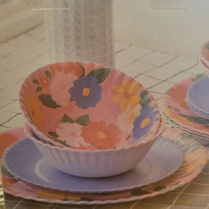 Marktplatz Rosa Blumen Melamin Geschirr Set 12 Teile Neu - Bild 1 von 3