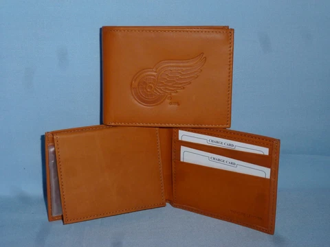 DETROIT RED WINGS  Leather BiFold Wallet   NEW   tan Cover