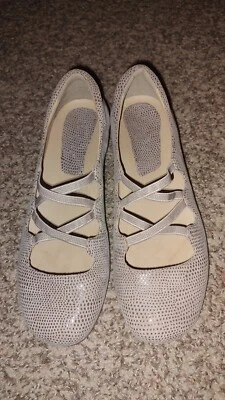 Zapatos planos de ballet Earthies Clare Mary Jane para mujer 8B tostados en relieve cruzados Foto 1 de 4