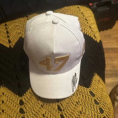 ) Gorra limitada Charlie Kirk blanca dorada 47. Foto 1 de 4
