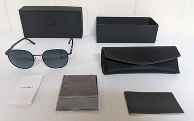 Óculos de sol masculino polarizado Persol 0PO1015SJ 1127/S3 azul degradê oval 54mm - Imagem 1 de 4