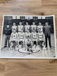 Vintage 1951 St Clair High School Michigan Basketball Team Photograph - Picture 1 of 2