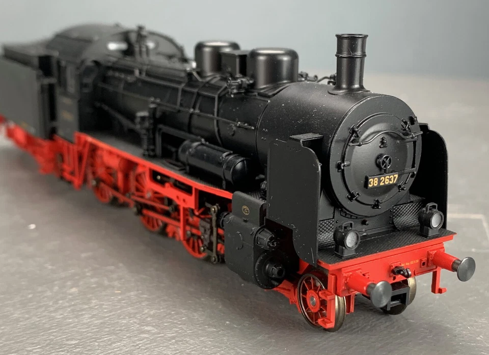 Trix H0 22134 BR 38 DRG Passenger Locomotive w/Tender HO1469 - Image 1 of 4